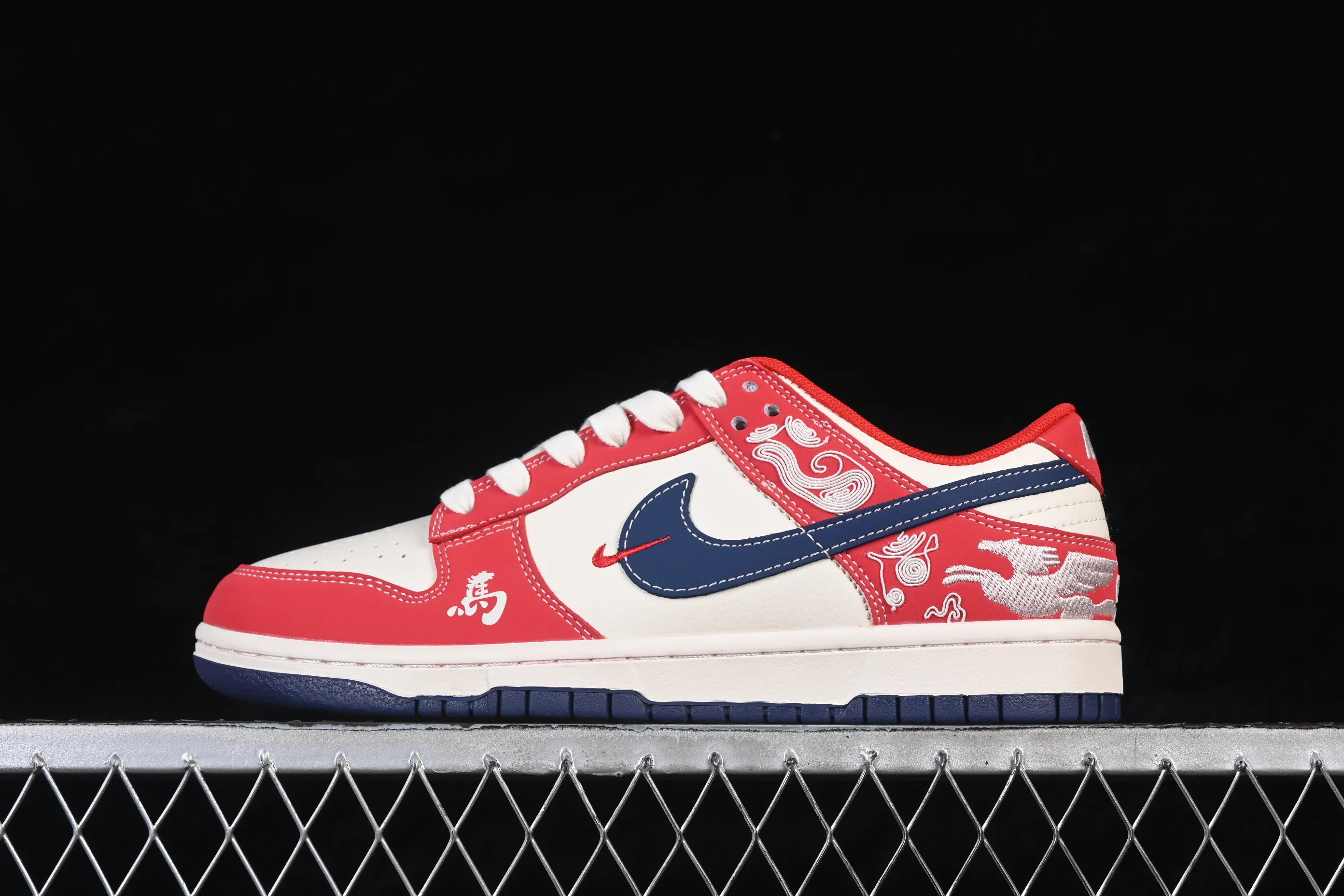 All categories Nk SB Dunk Series Nk SB Dunk Low High-end customized low-top sneakers Nike SB Dunk Low Good luck in the Year of the Horse High-end customized low-top casual sneakers JJ2508-602